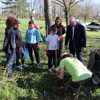 Plantation d'une haie champêtre, Parc de Clairefont, Photo : Ville de Castelsarrasin